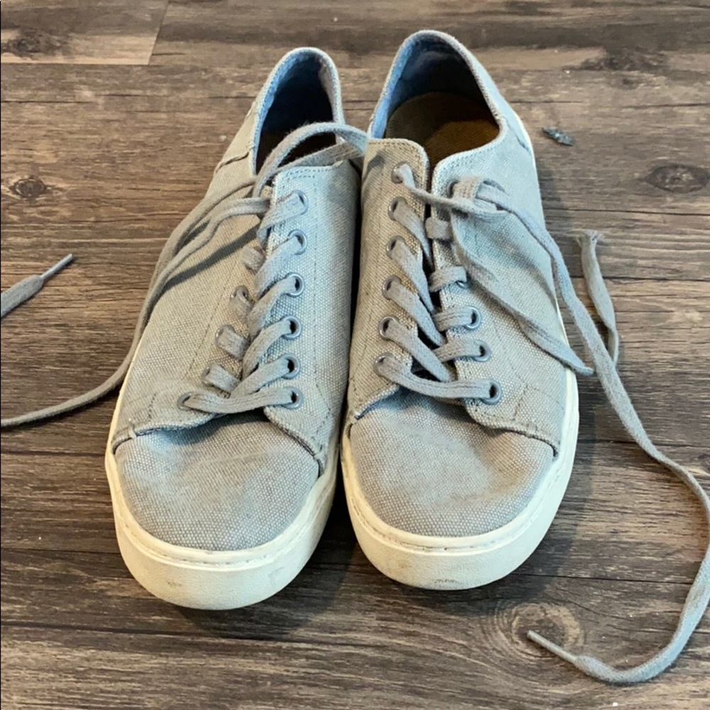 Gray TOMS size 7.5